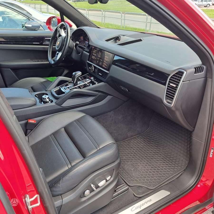 Porsche Cayenne - 10