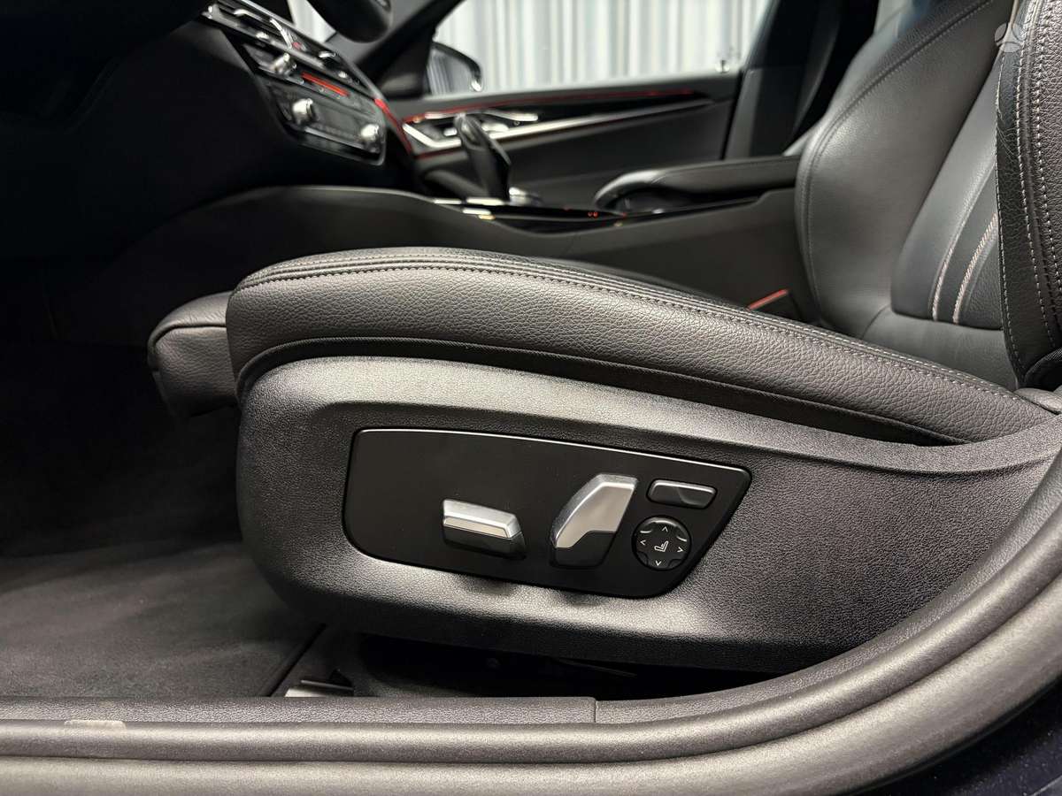 BMW 520, 2.0 l., Седан