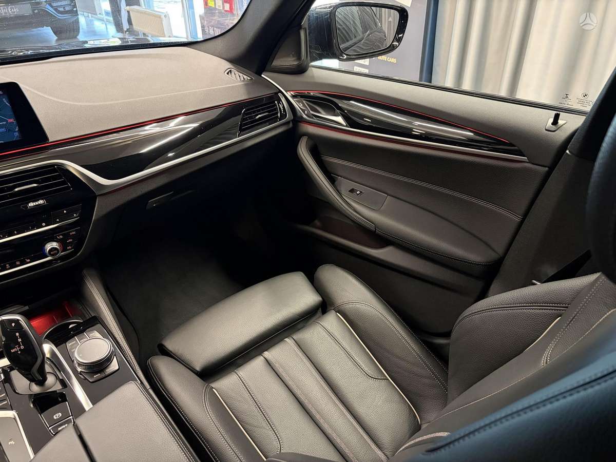BMW 520, 2.0 l., Седан