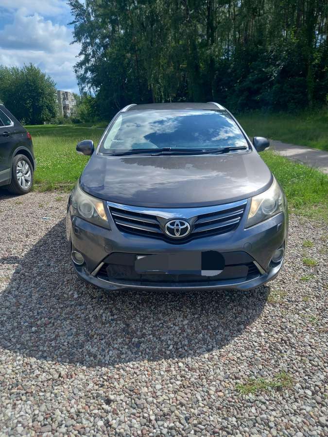 Toyota Avensis - 2