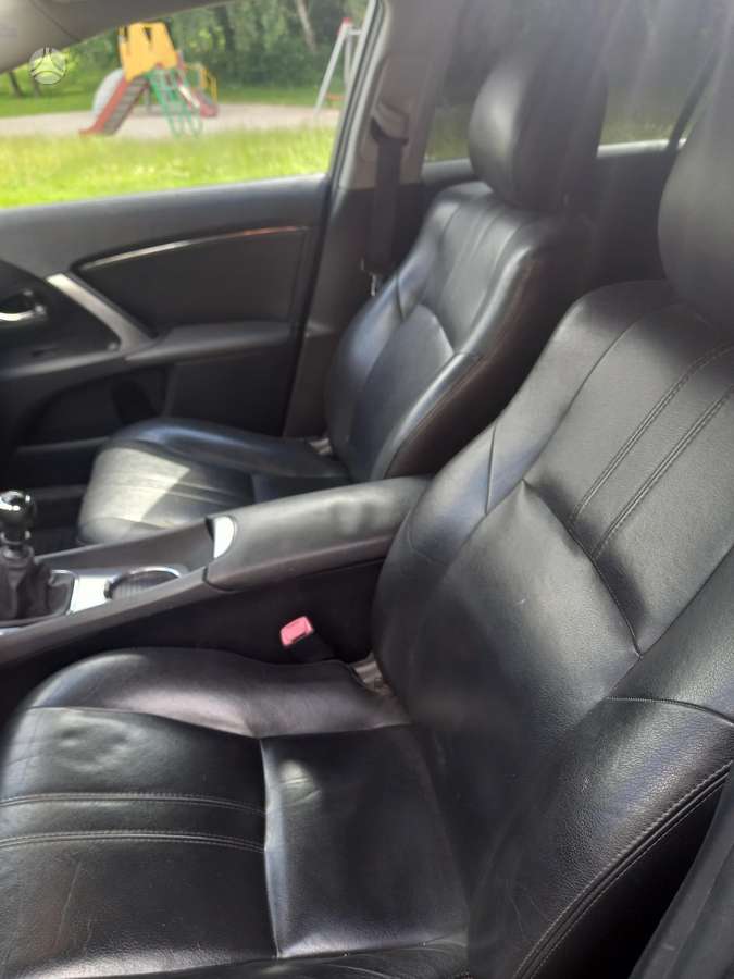 Toyota Avensis - 6