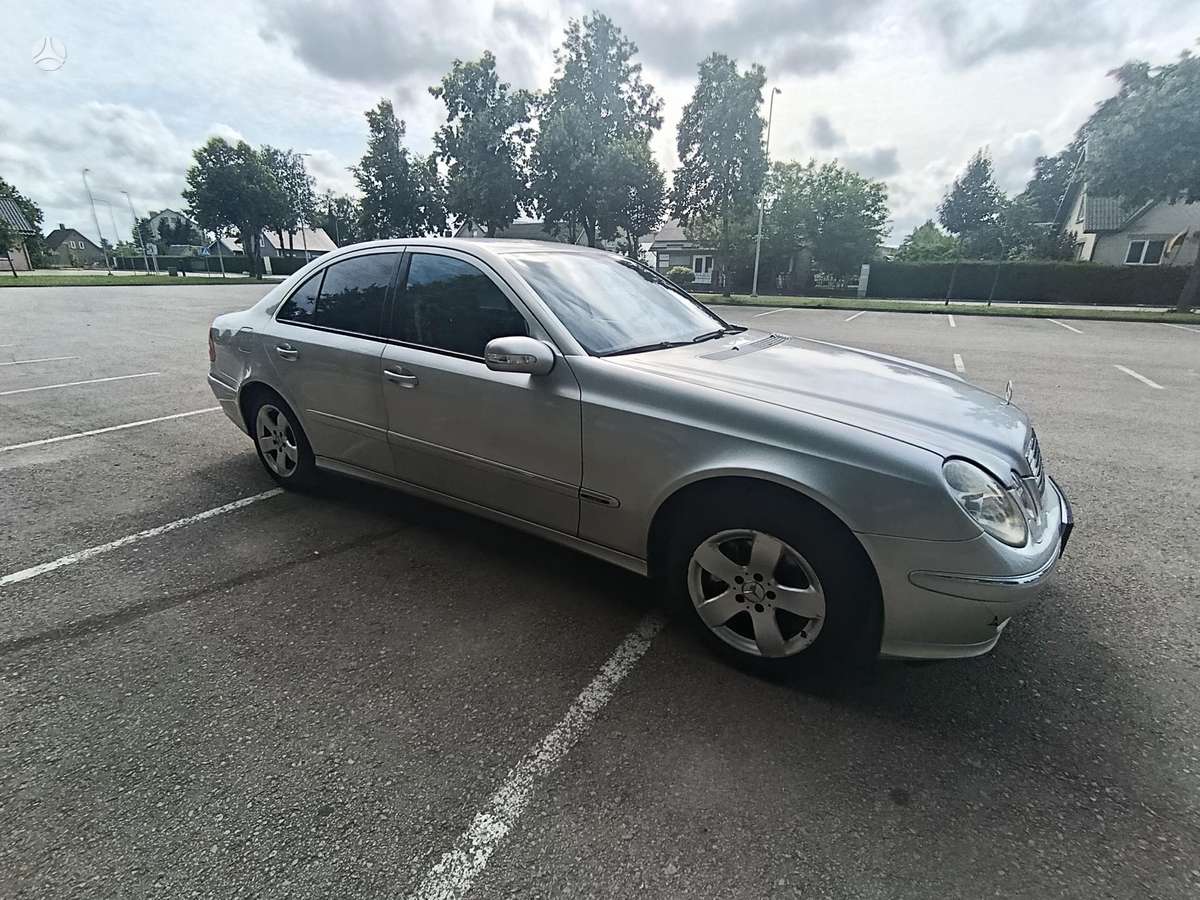 Mercedes-Benz E220, 2.2 l., Седан