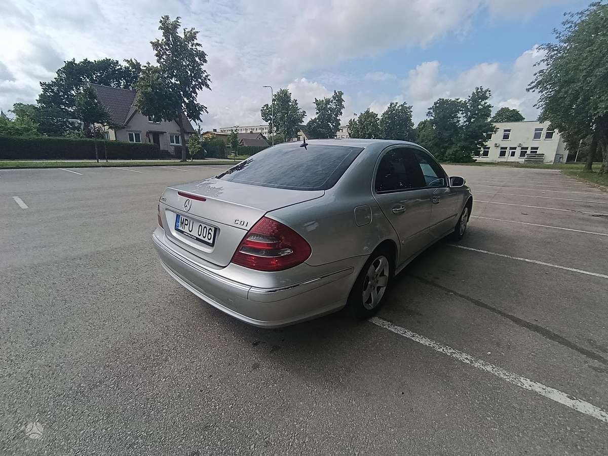 Mercedes-Benz E220, 2.2 l., Седан