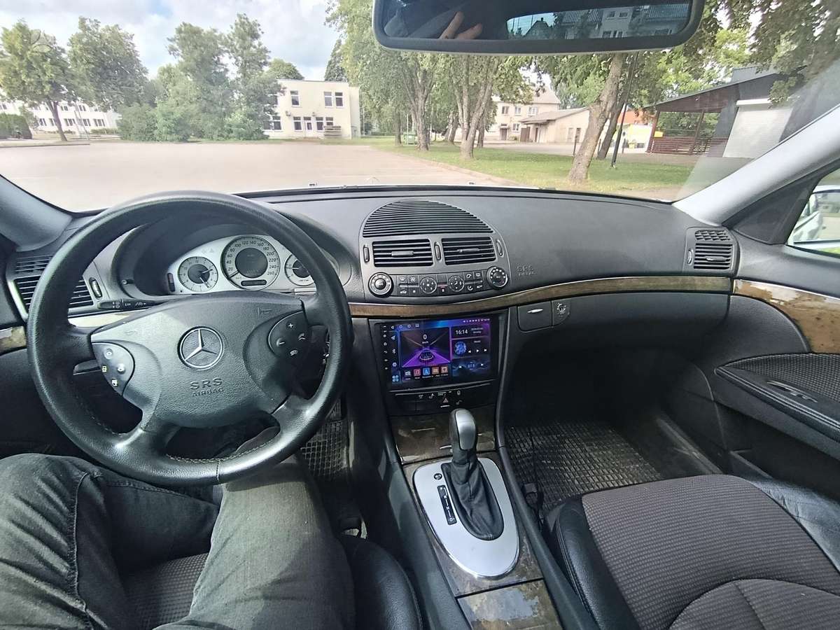 Mercedes-Benz E220, 2.2 l., Седан