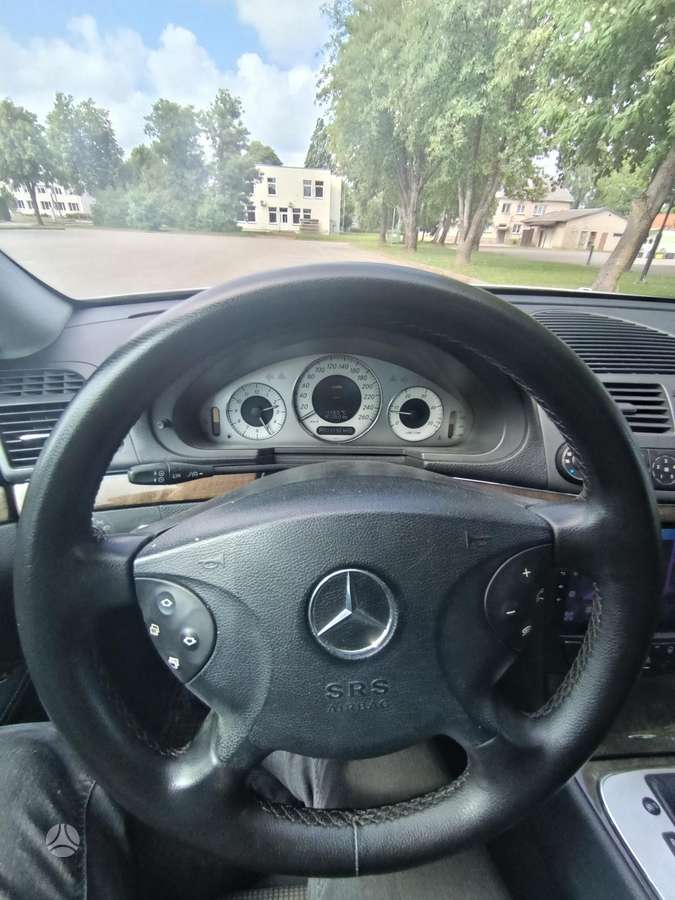 Mercedes-Benz E220, 2.2 l., Седан