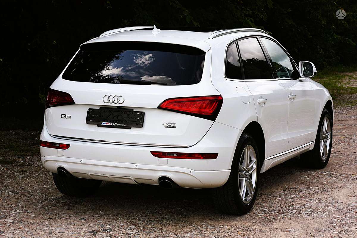 Audi Q5, 2.0 l., off-road / crossover