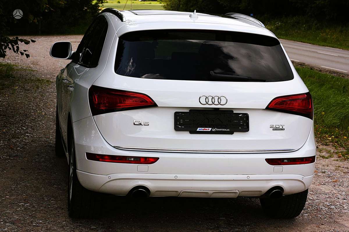 Audi Q5, 2.0 l., off-road / crossover