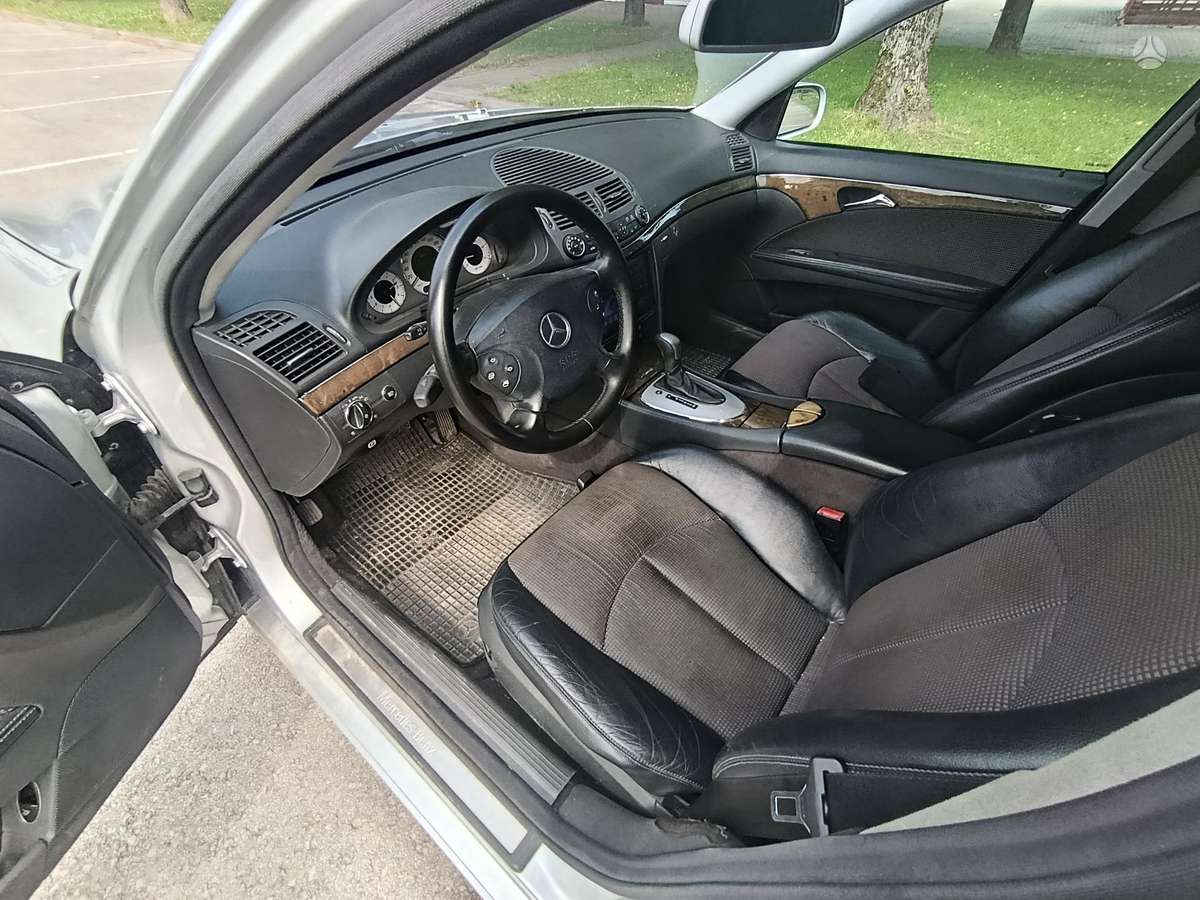 Mercedes-Benz E220, 2.2 l., Седан