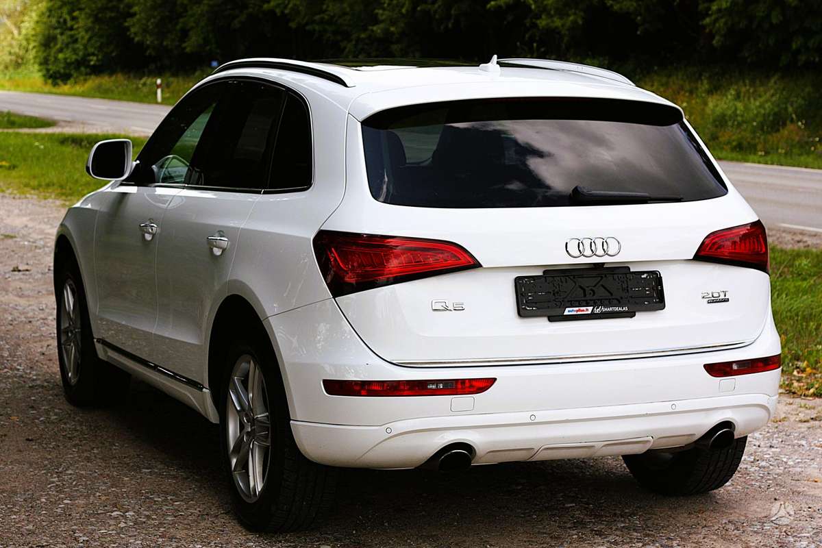 Audi Q5, 2.0 l., off-road / crossover