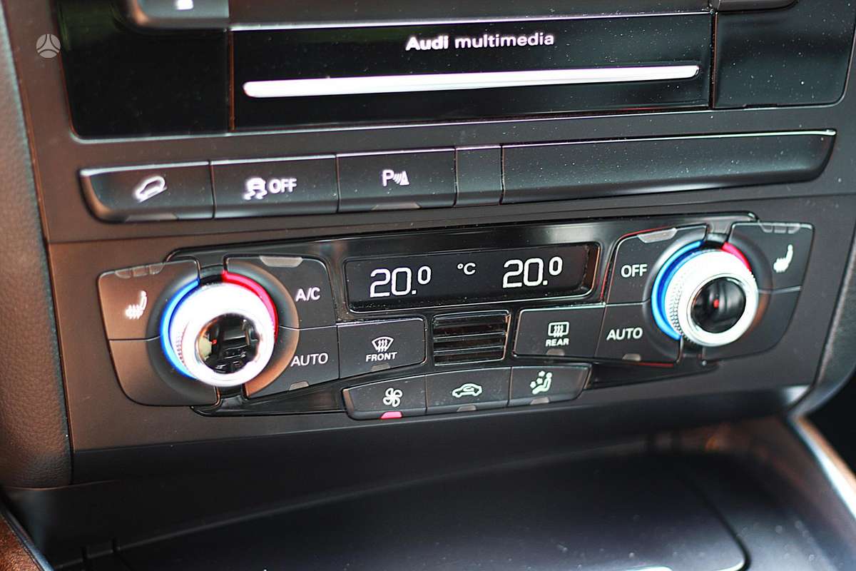 Audi Q5, 2.0 l., off-road / crossover