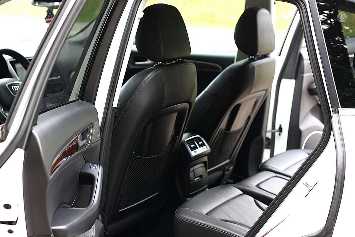 Audi Q5, 2.0 l., off-road / crossover