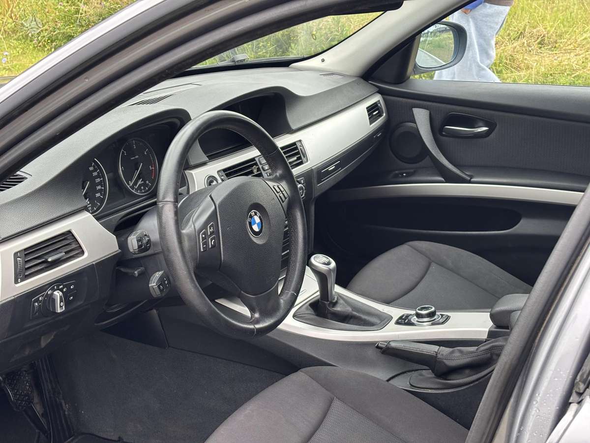 BMW 320, 2.0 l., wagon