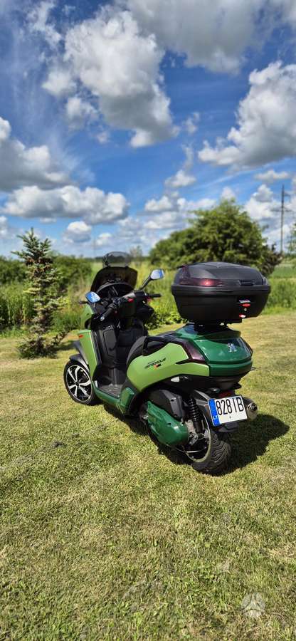 Peugeot Metropolis 400cc, trikes