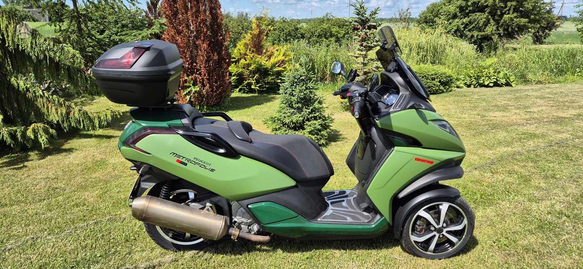 Peugeot Metropolis 400cc, trikes