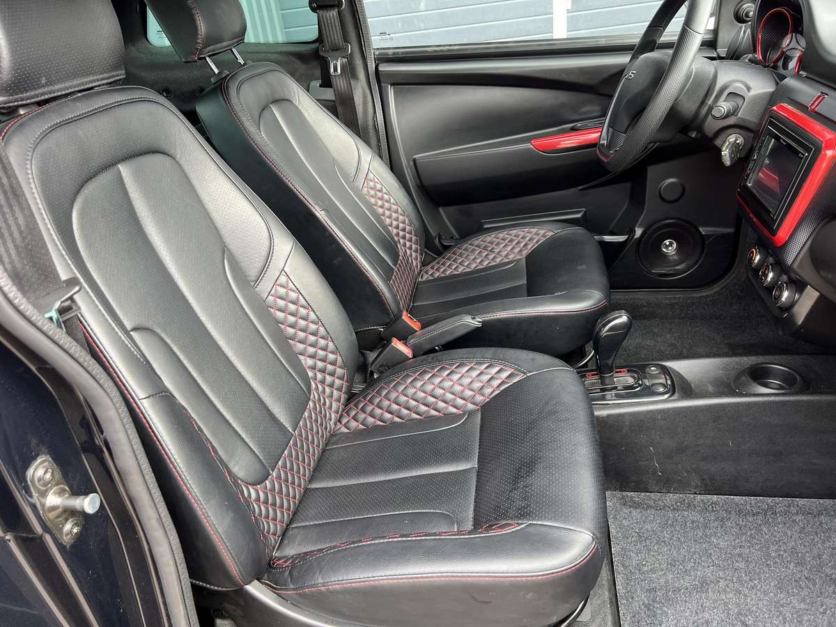 Ligier JS50, 0.5 l., hatchback