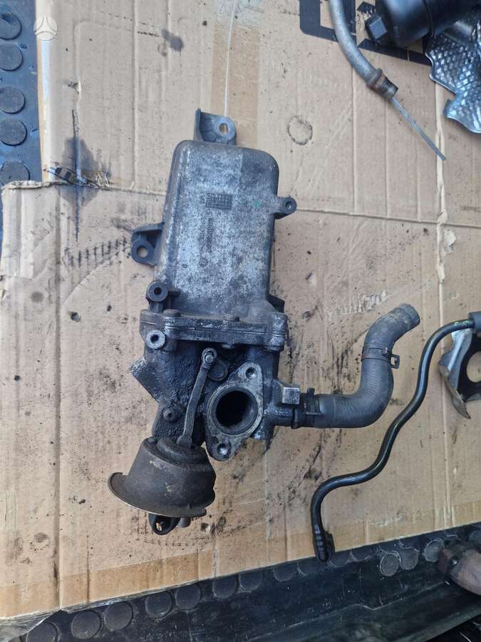 Opel Vivaro engine parts