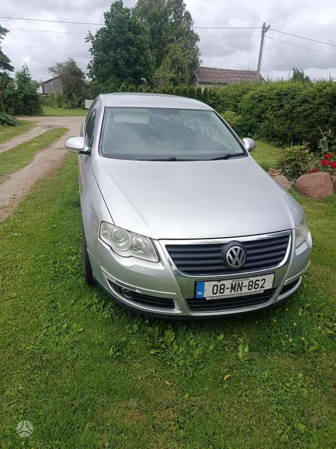 Volkswagen Passat Yra visos dalys