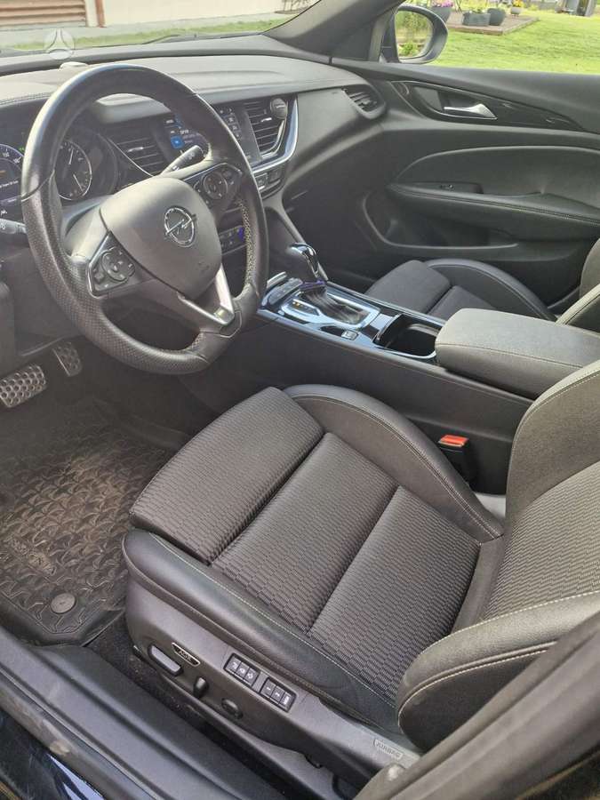 Opel Insignia, 2.0 l., Хэтчбек