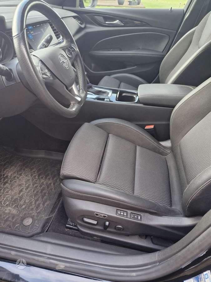 Opel Insignia, 2.0 l., Хэтчбек