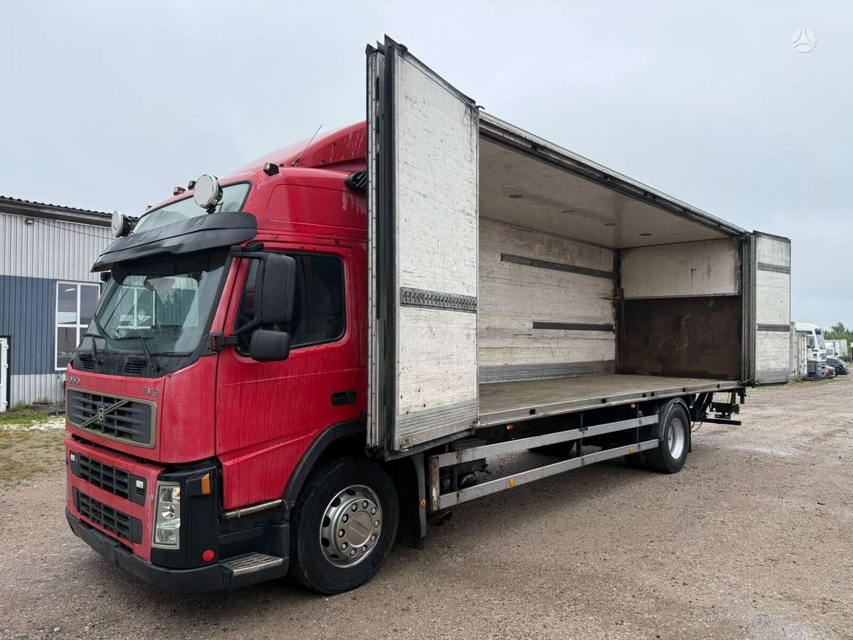 Volvo FM9 300, isothermal trucks