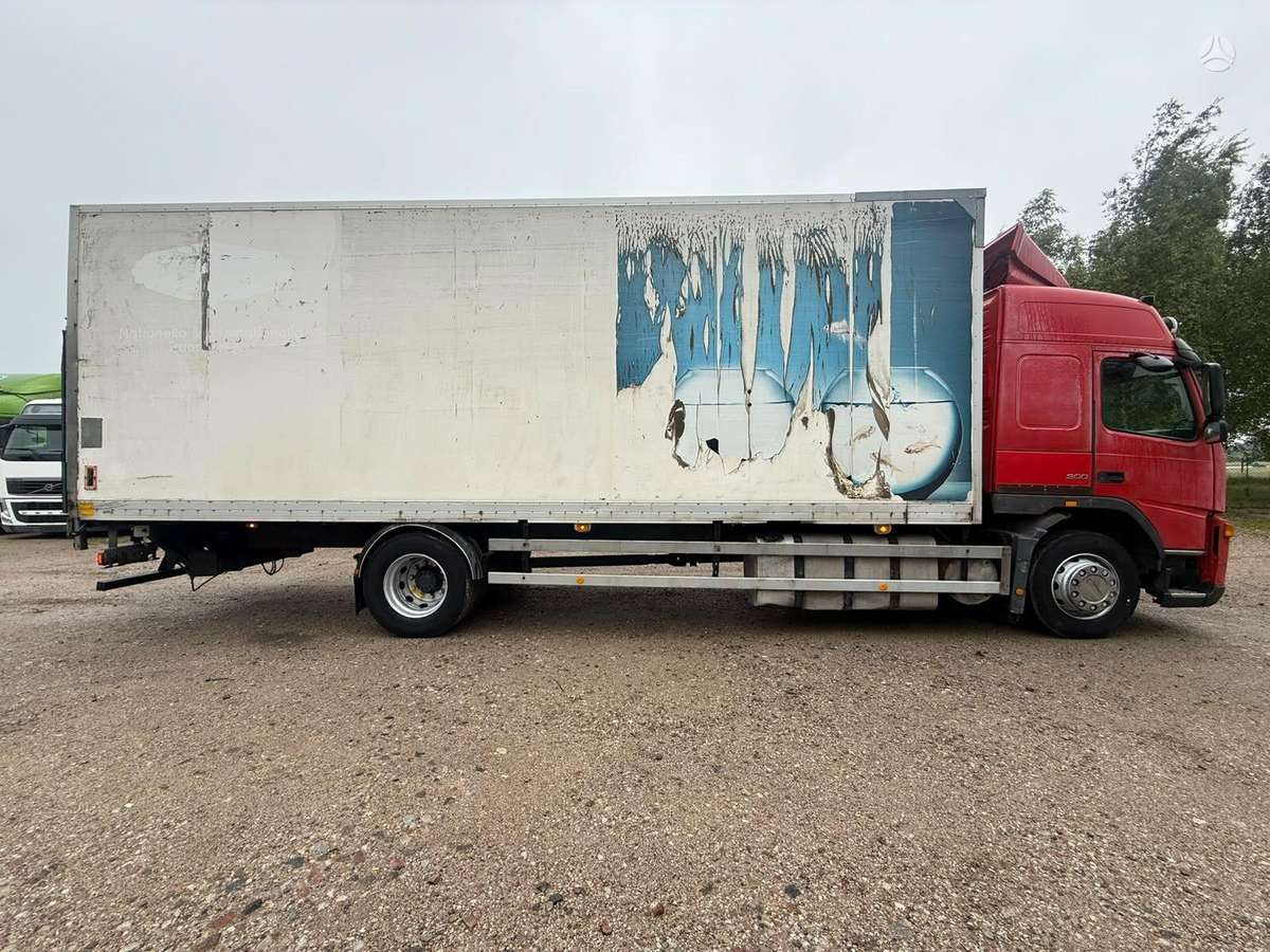 Volvo FM9 300, isothermal trucks