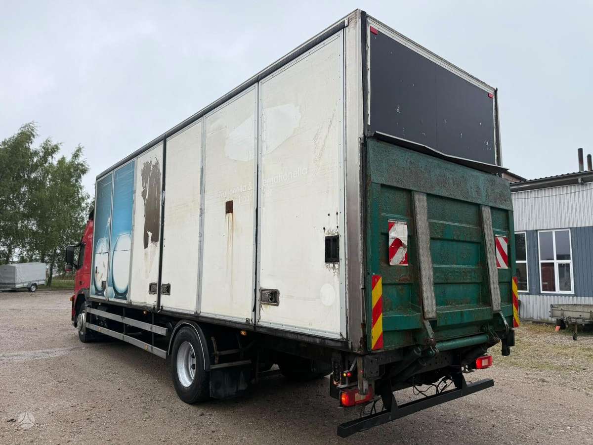 Volvo FM9 300, isothermal trucks