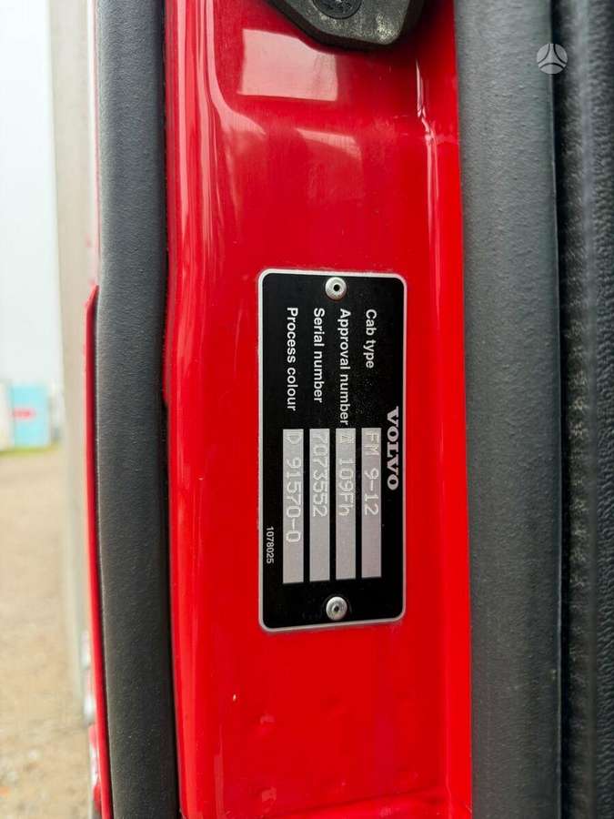 Volvo FM9 300, isothermal trucks