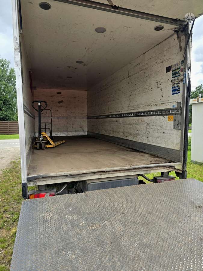 Volvo FL240, box trucks / box vans