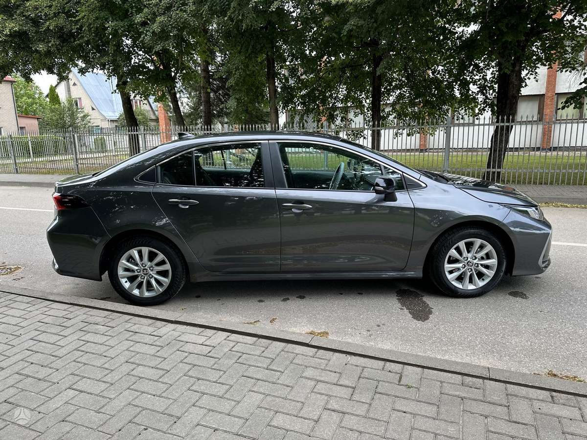 Toyota Corolla - 4