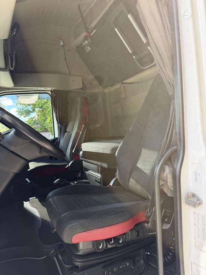 Volvo FH460 2 tank Smart 2, double sleeper