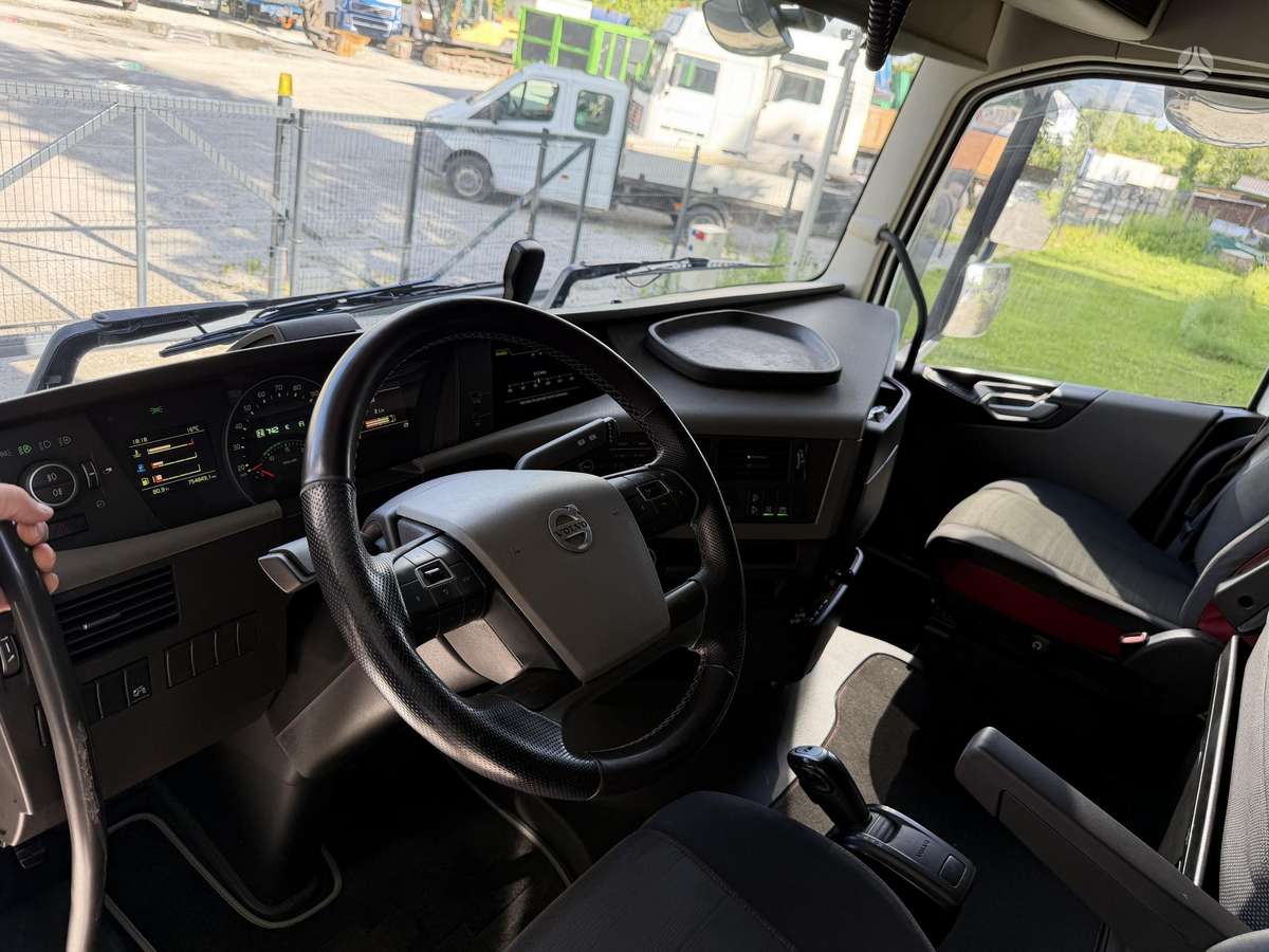 Volvo FH460 2 tank Smart 2, double sleeper