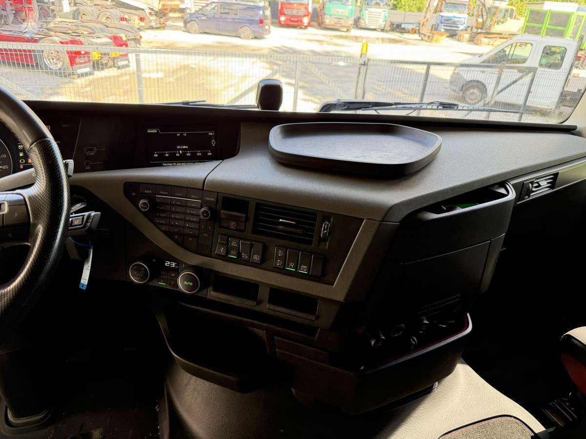 Volvo FH460 2 tank Smart 2, double sleeper