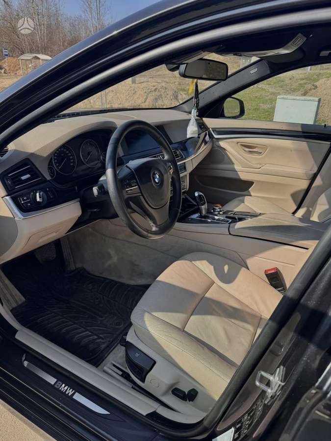 BMW 530, Седан