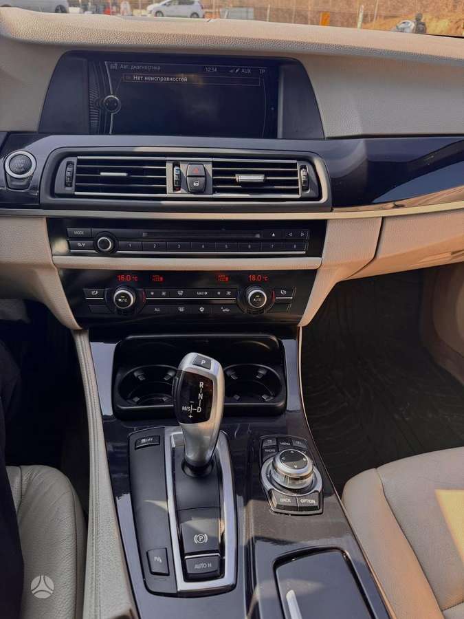 BMW 530, saloon / sedan