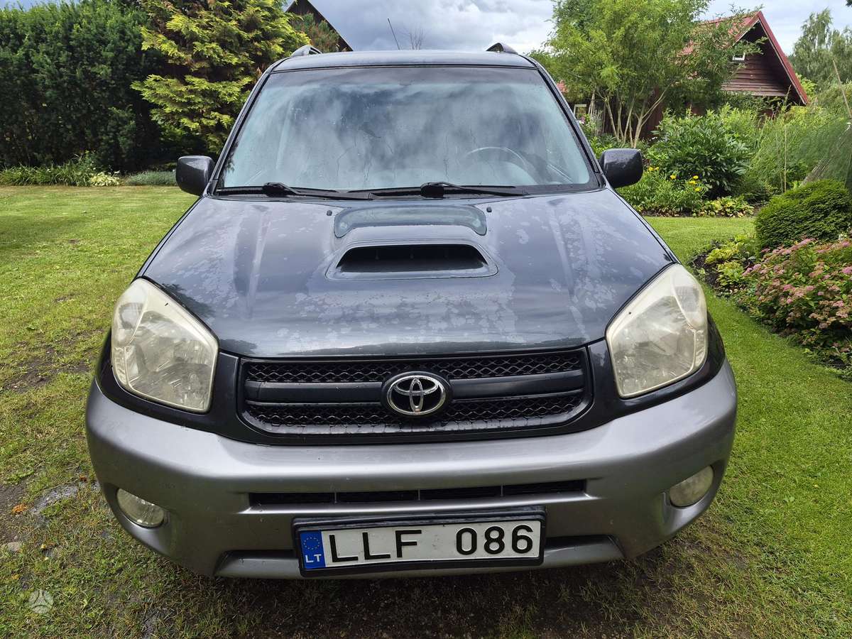 Toyota RAV4 - 1