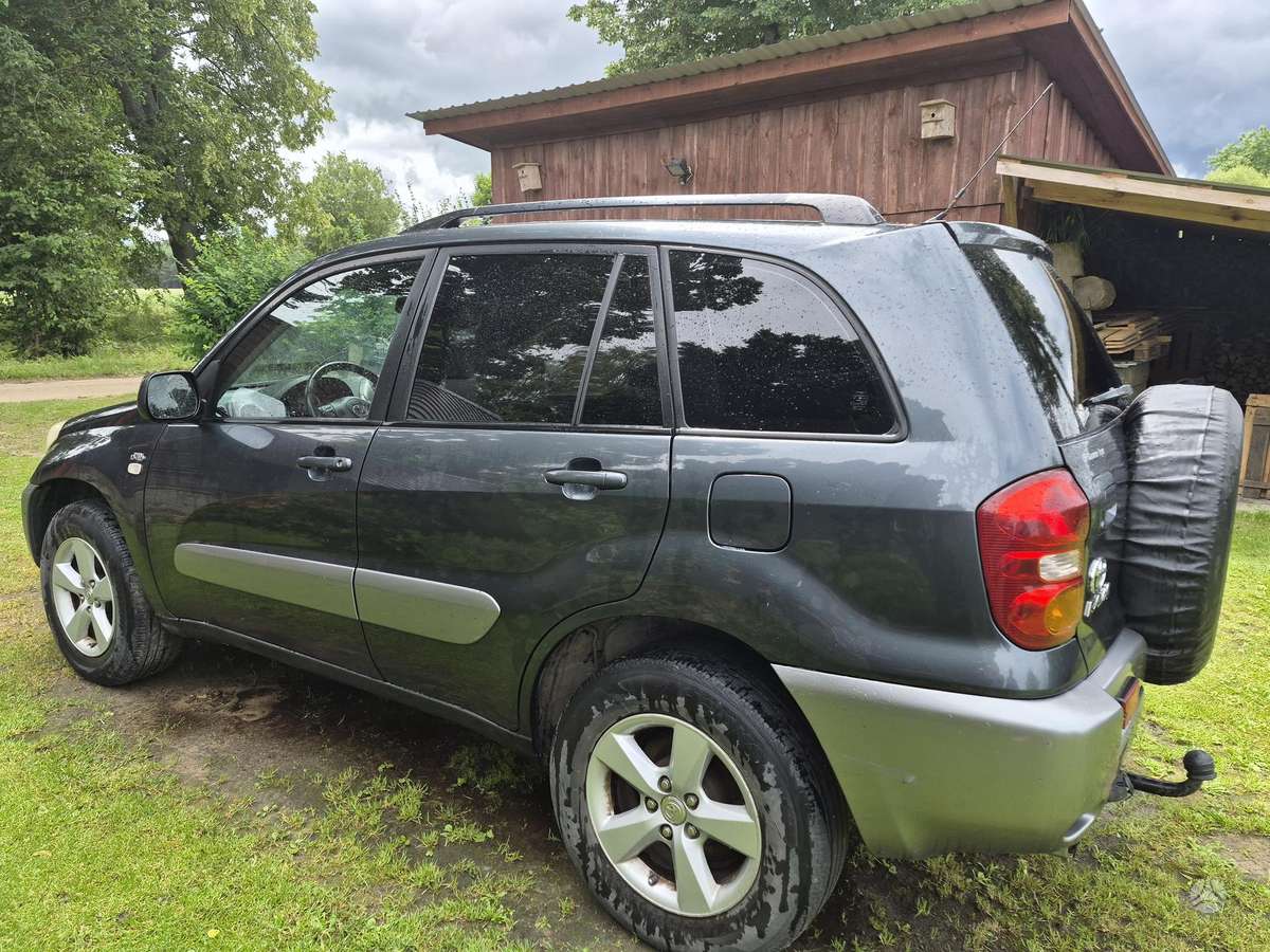 Toyota RAV4 - 3