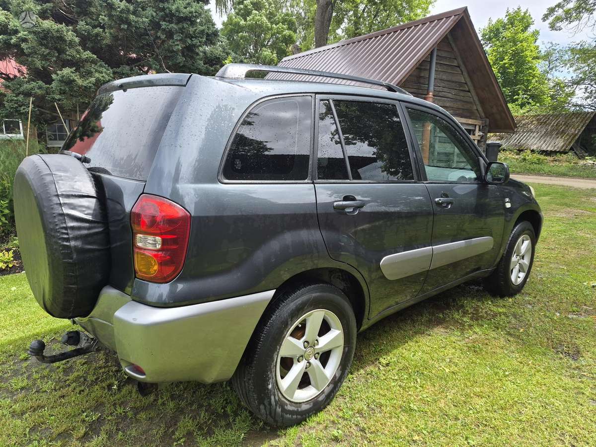 Toyota RAV4 - 4