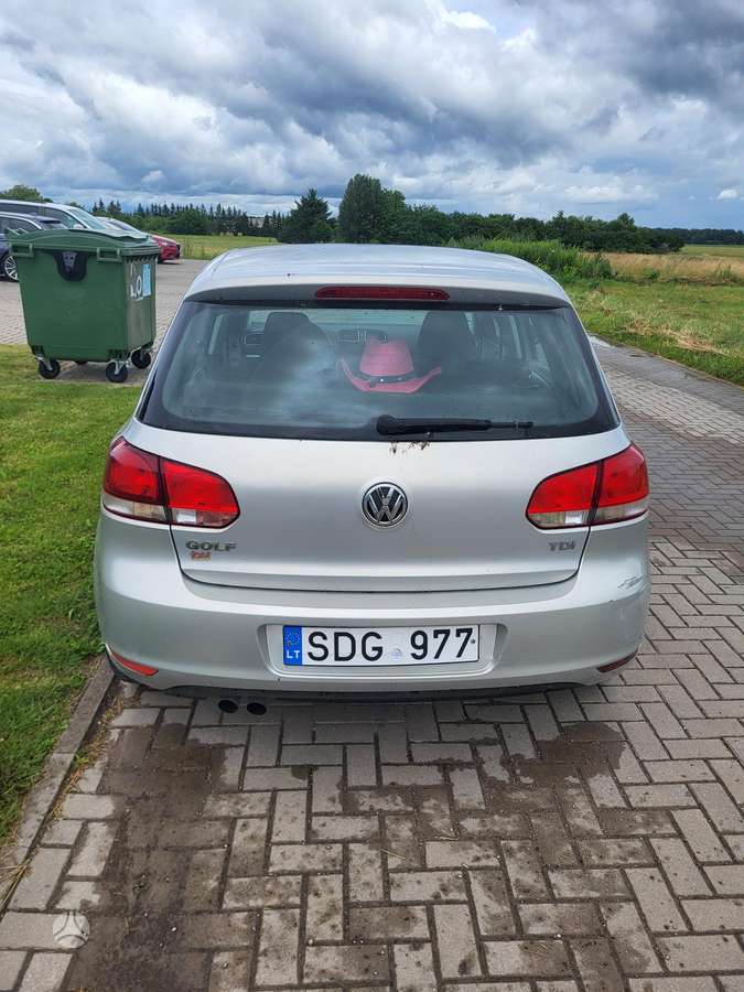 Volkswagen Golf - 1