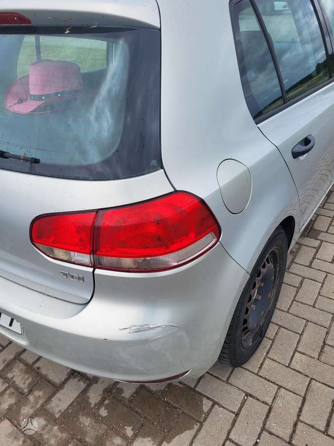 Volkswagen Golf - 2
