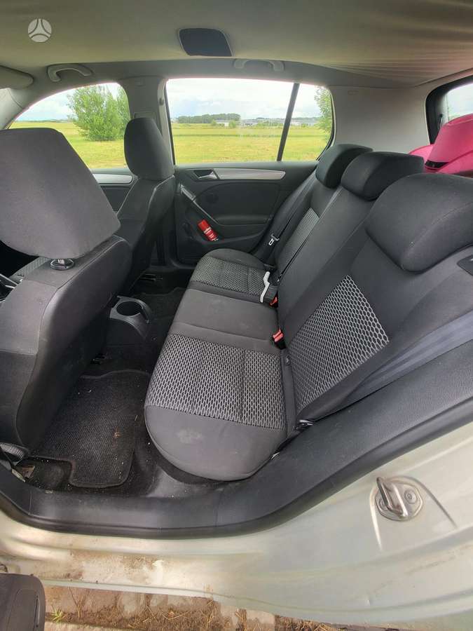 Volkswagen Golf - 9