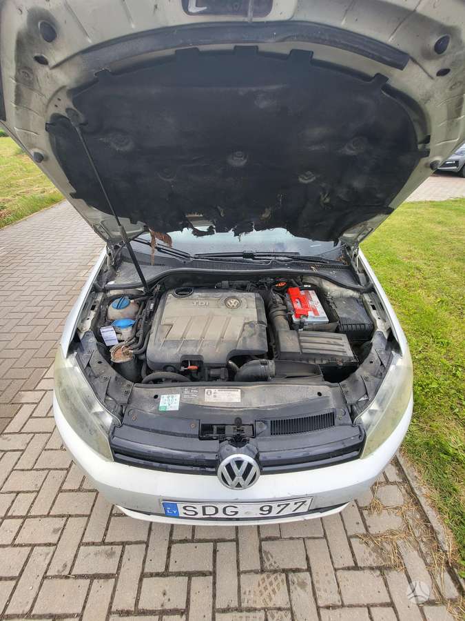 Volkswagen Golf - 10