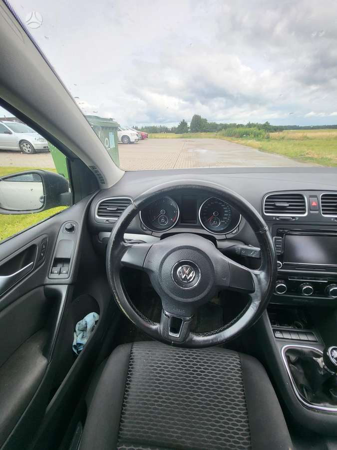 Volkswagen Golf - 12