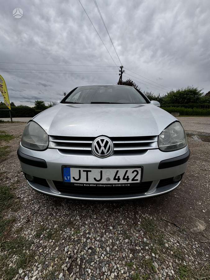 Volkswagen Golf - 1