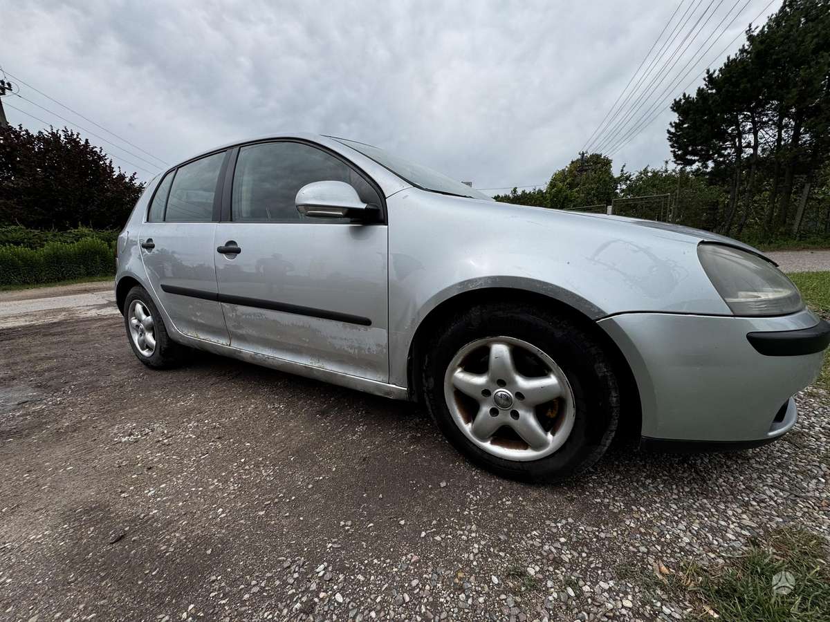 Volkswagen Golf - 6