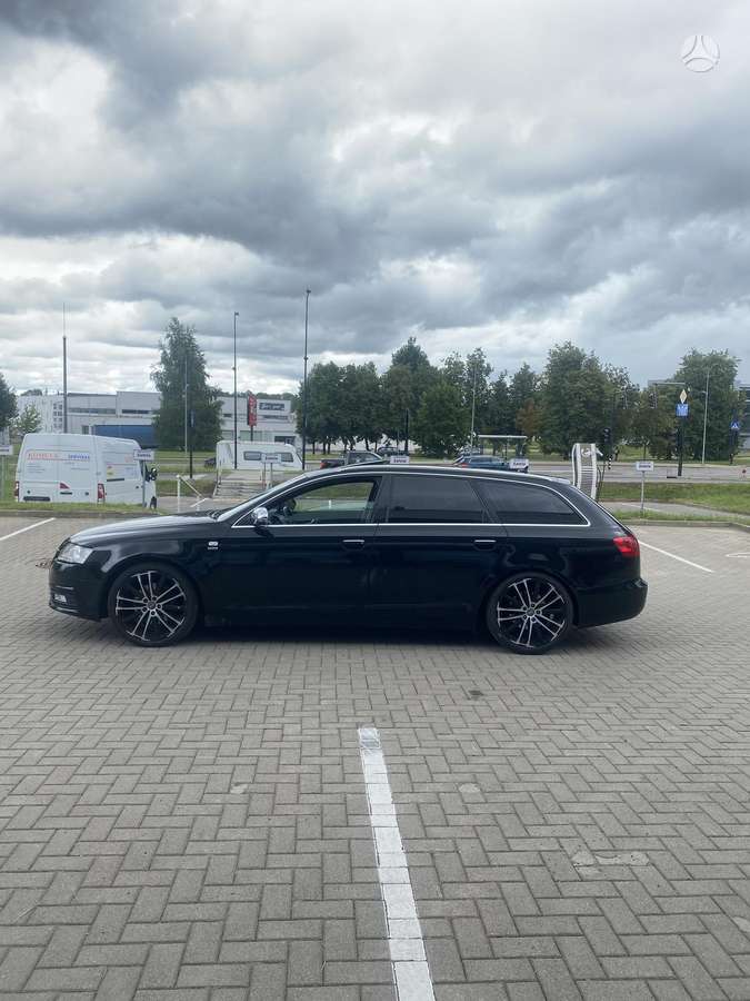 Audi A6, universalas