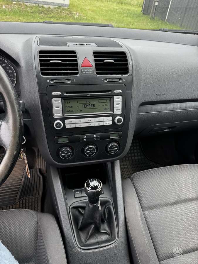 Volkswagen Golf - 9