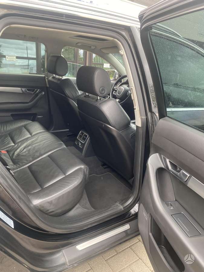 Audi A6, universalas