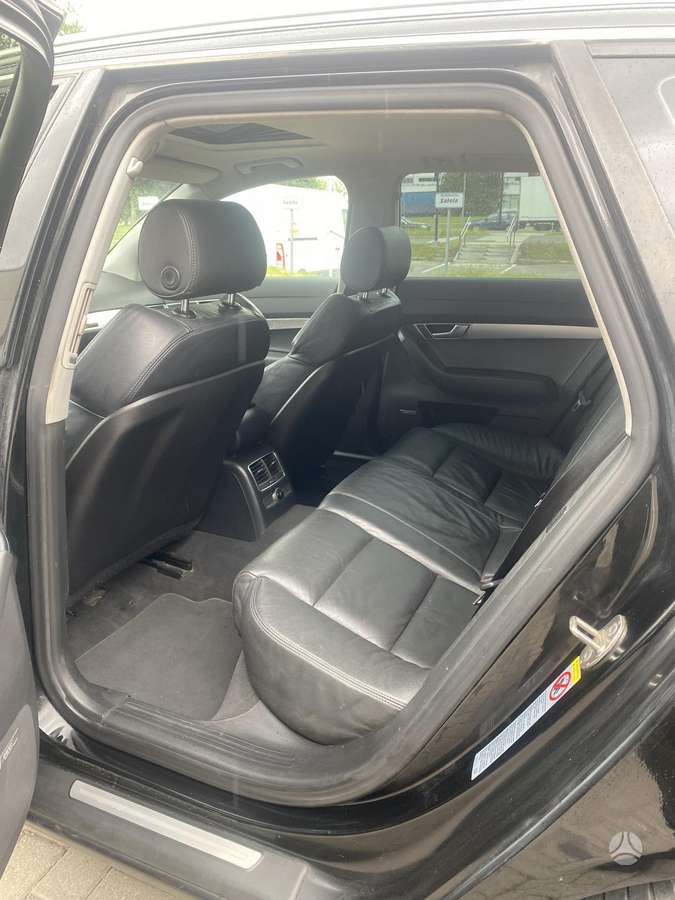 Audi A6, universalas