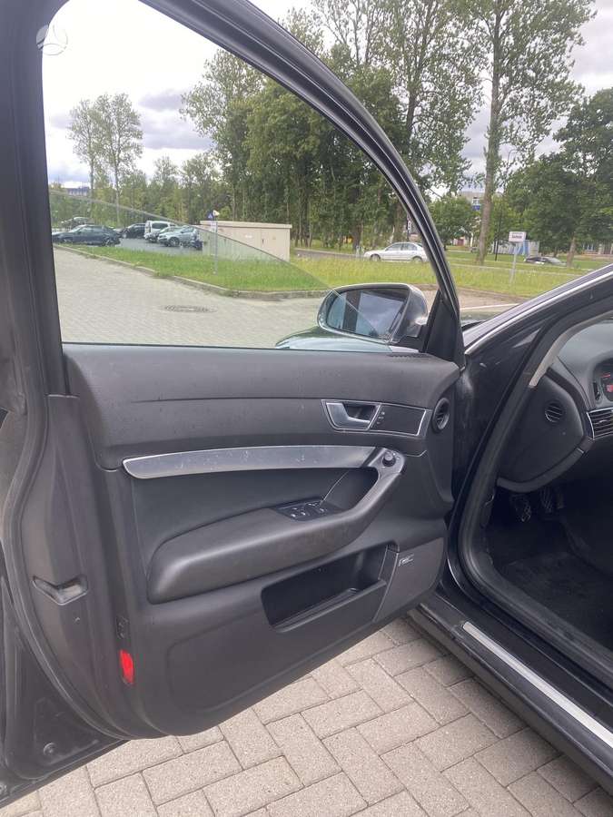 Audi A6, universalas