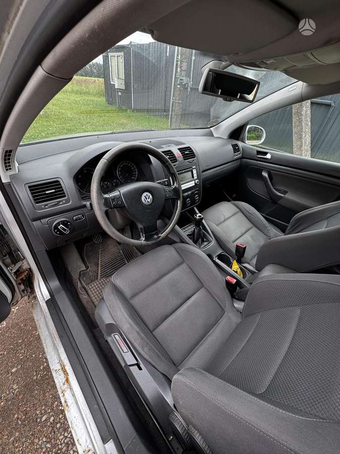 Volkswagen Golf - 11